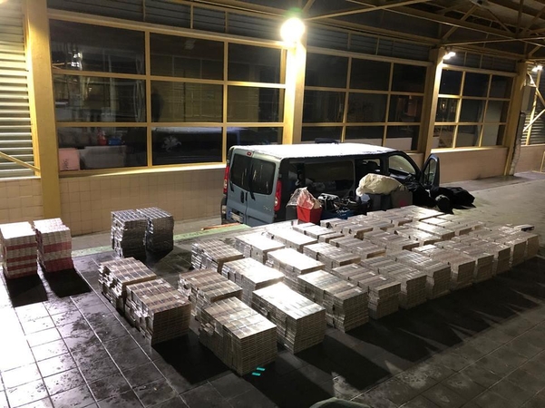 Cigarečių kontrabandą vilnietis vežė nė nemėgindamas jos slėpti