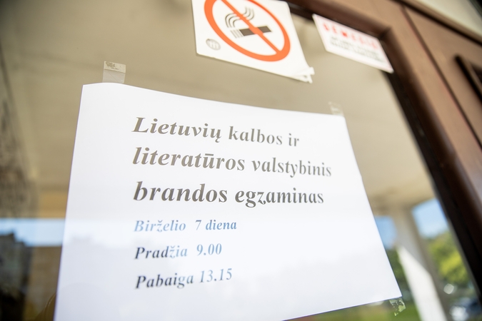 Lietuvių kalbos egzaminas praėjo sklandžiai, pažeidimų nenustatyta