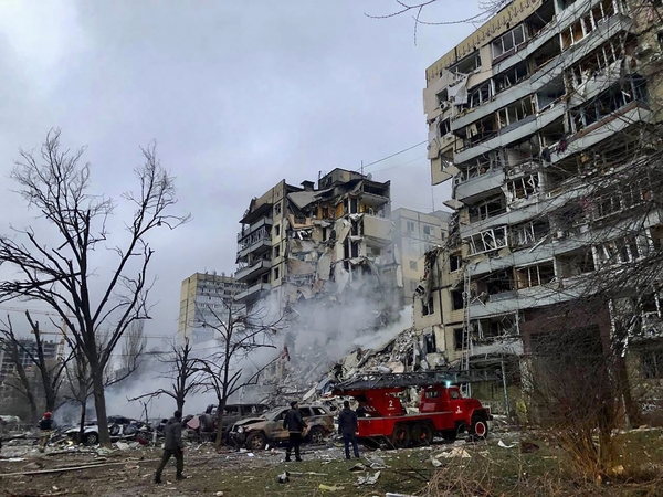 Rusų kariams apšaudžius daugiabutį Ukrainos Dnipre žuvo 21 žmogus, sužeista 73