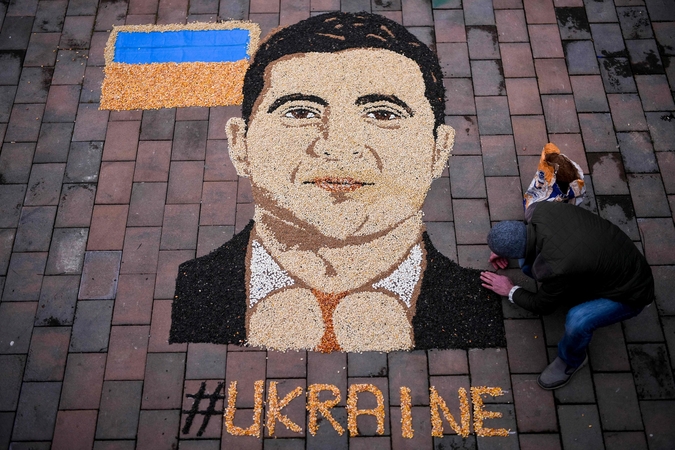 Simbolis: iš grūdų ir sėklų Kosovo menininko sukurtas Ukrainos prezidento portretas.