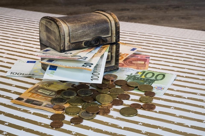 2020-ųjų biudžetas: kiek „į rankas“ gaus pensininkas, mokytojas, prezidentas