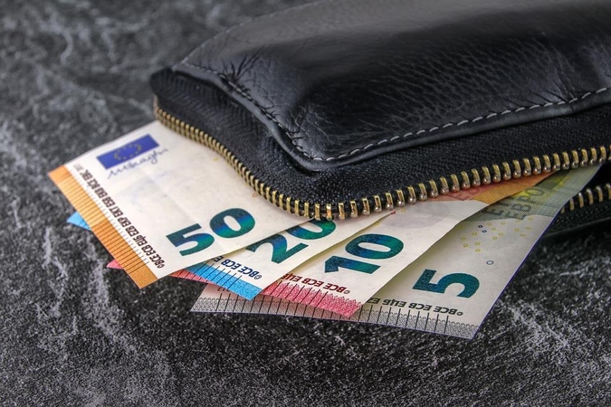 Po skrydžio į Vilnių pasigesta piniginės su beveik 10 tūkst. eurų