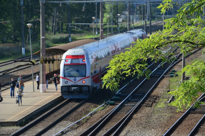 Dėl karščių ribojamas traukinių greitis