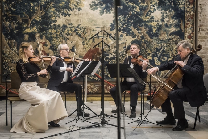 „Muzika Trakų pilyje“: nuo romantiškų širdies melodijų iki siaubingos muzikos