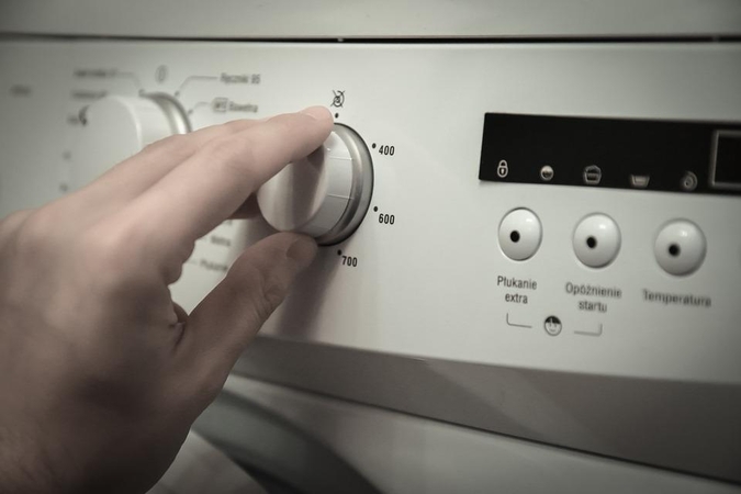 Kaip saugiai pasirūpinti vandens sugadinta buitine technika?
