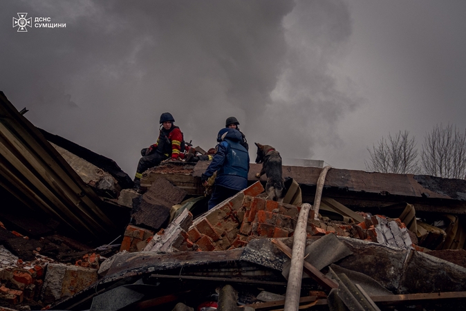 Į keturis Donecko srities miestus beveik neįmanoma nugabenti humanitarinės pagalbos 
