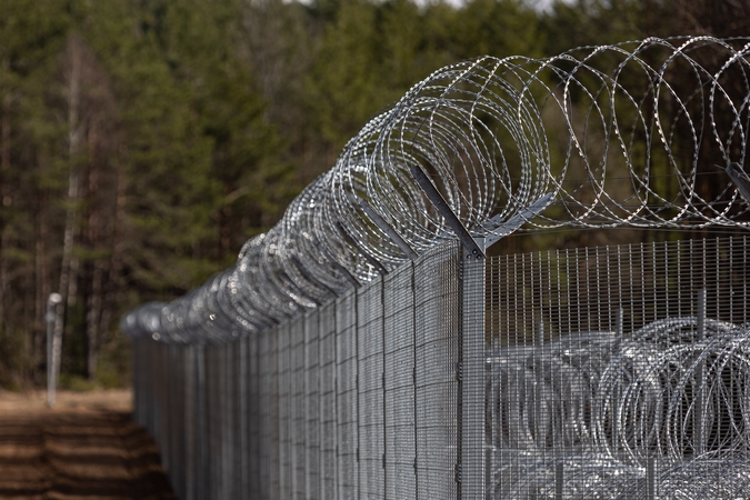 Prezidentas pasirašė įstatymą, įteisinusį neteisėtų migrantų apgręžimą