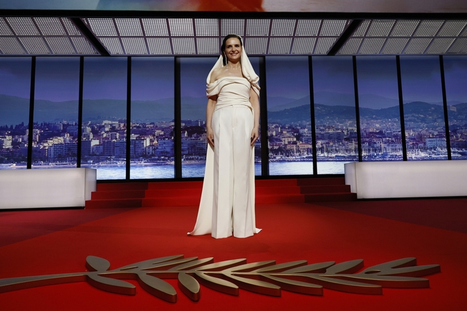 Kanų žiuri pirmininkė Juliette Binoche pagerbė Gazos fotožurnalistės Fatimos Hassounos atminimą 