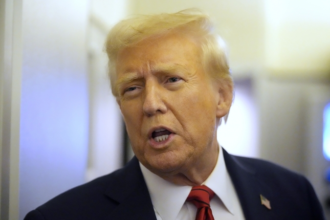 Baltieji rūmai atšaukė Trumpo įsaką įšaldyti federalinę pagalbą amerikiečiams