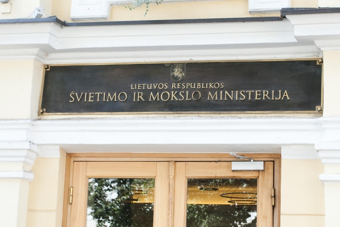 Švietimo ir mokslo ministerija atsisako per 100 nenaudojamų pastatų