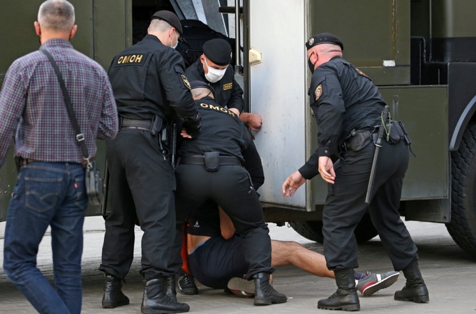 Beveik 50 baltarusių prašo JT komiteto tyrimo dėl protesto akcijų dalyvių kankinimo