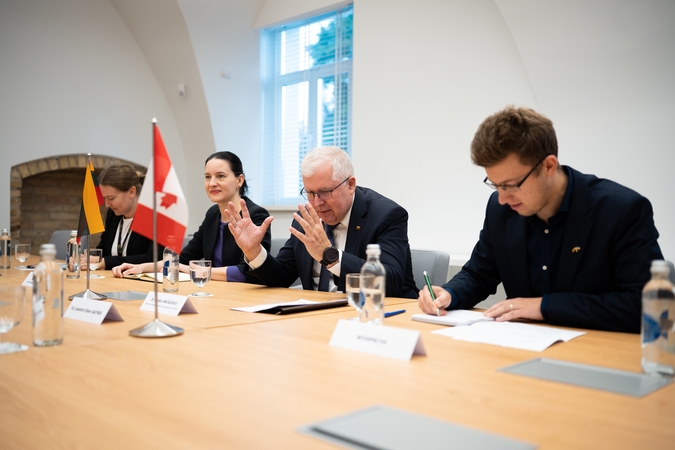 A. Anušauskas su pirmąja Kanados ambasadore aptarė bendradarbiavimą saugumo srityje