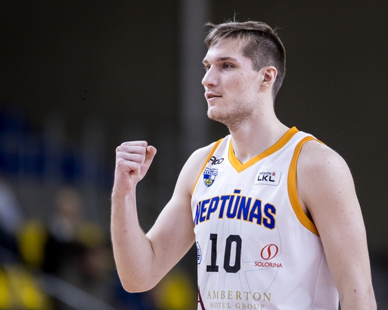 Su trenksmu į Lietuvą grįžęs Ą. Tubelis – reguliariojo sezono MVP