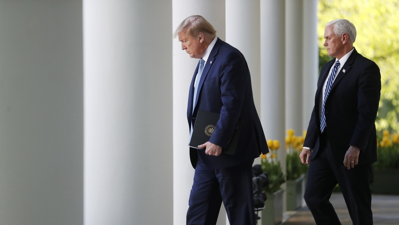 JAV Atstovų rūmai oficialiai paragino M. Pence'ą nušalinti D. Trumpą nuo prezidento pareigų