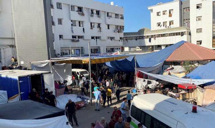 Izraelio kariai sako, kad nužudys „Hamas“ kovotojus, pastebėję juos šaudant iš ligoninių