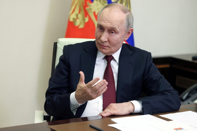 Putinas kritikuoja, kad Rusija gamina per mažai dronų