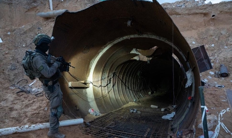 Izraelio kariuomenė teigia užtvindžiusi „Hamas“ tunelių sistemą po Gazos Ruožu 