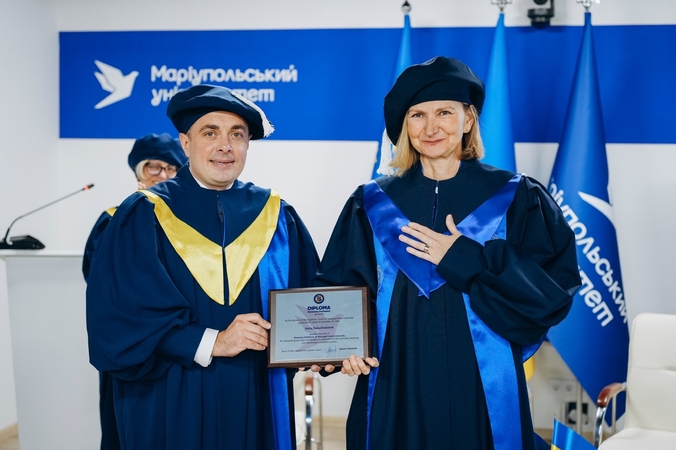 VDU rektorei-elektei Dabašinskienei – Mariupolio valstybinio universiteto Garbės profesorės vardas