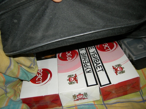 Kontrabandines cigaretes į Lietuvą vežęs rusas gali netekti ir vilkiko 