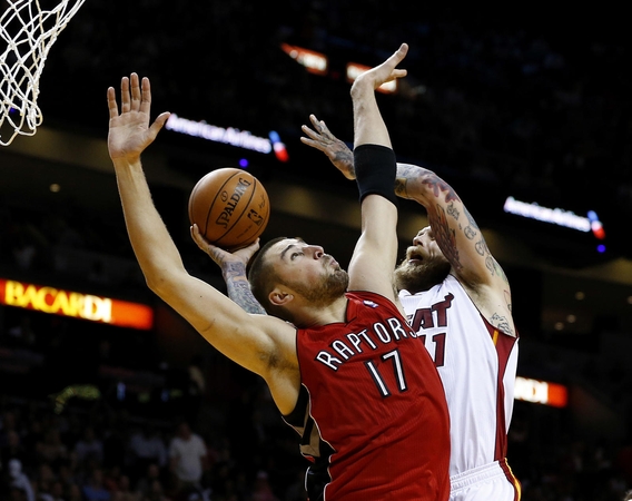 J.Valančiūnas į NBA lygos čempionų krepšį įmetė 14 taškų ir atkovojo 10  kamuolių