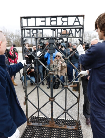 Pavogti nacių koncentracijos stovyklos vartai sugrįžo į Dachau
