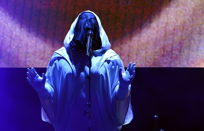 Anohni stebina gerbėjus: siūlo dainą už nuoširdų laišką