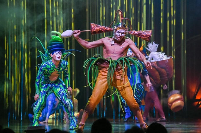 „Cirque du Soleil“ spektaklį į Vilnių atvežė per 20 sunkvežimių ir autobusų