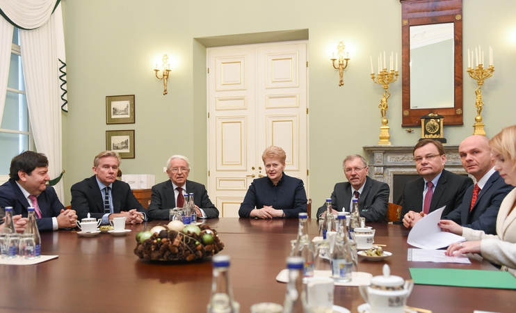 Parlamentarai prezidentei perdavė JAV prašymą telkti ES paramą sankcijoms Rusijai