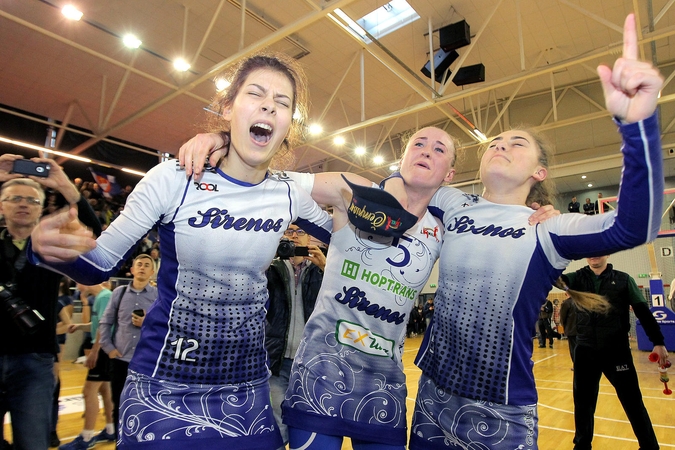Triumfas: „Hoptrans-Sirenos“ pirmą kartą istorijoje tapo LMKL čempionėmis!