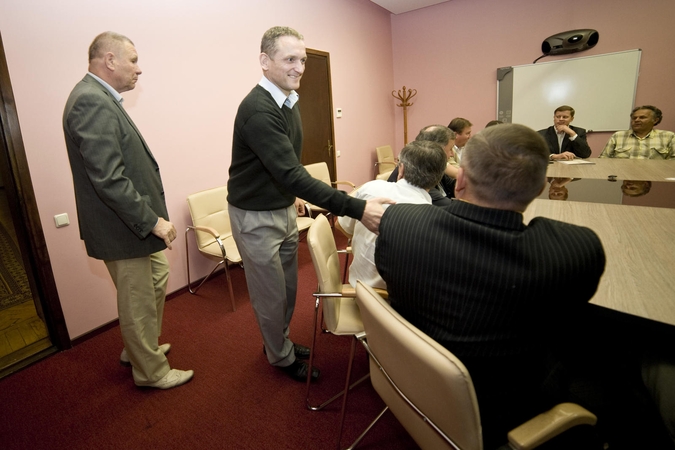 Norinčių posėdžiauti Kauno politikų tenka paieškoti