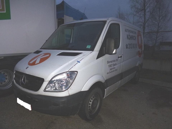 Kaunietis namo skriejo Vokietijoje vogtu autobusiuku