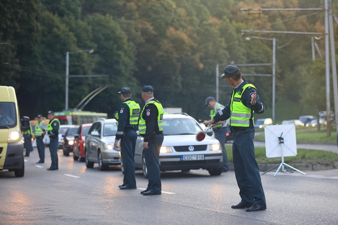 Sunkus pirmadienis: Kauno policija masiškai tikrino vairuotojų blaivumą