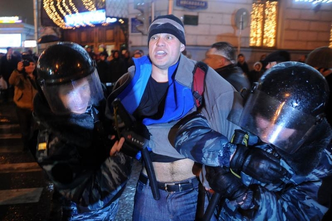 Rusijos policija suėmė šimtus demonstrantų