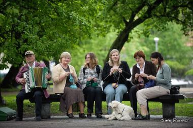 Sereikiškių parke šeštadienį atsiras „Mezgėjų suolelis“
