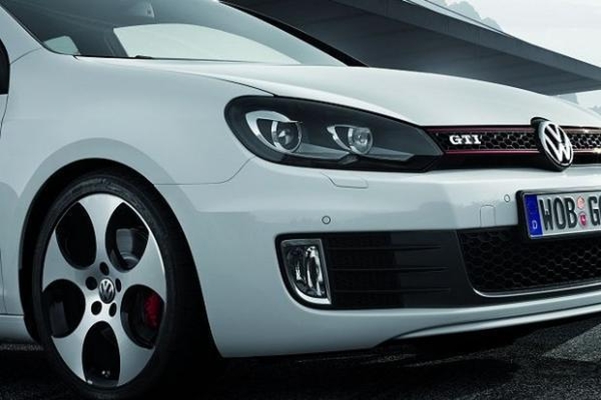 2012 m. liepą Lietuvos naujų automobilių rinka šiek tiek ūgtelėjo