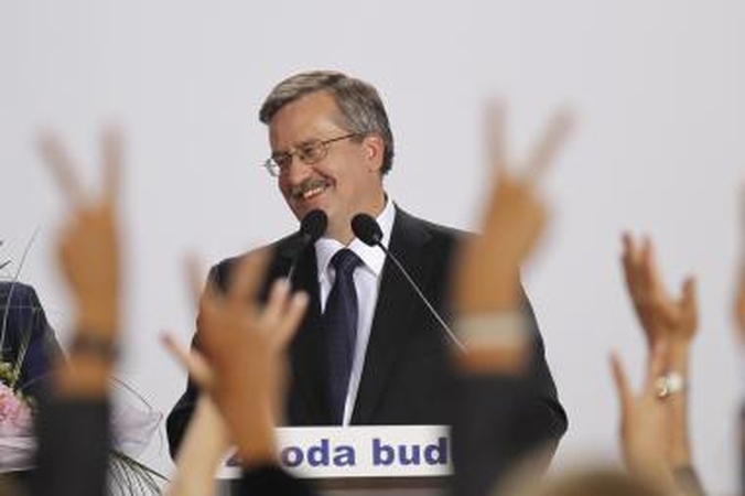 Naujajam Lenkijos prezidentui B.Komorowskiui pergalė gali greitai apkarsti