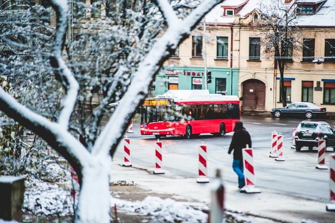 Kelininkai: sninga visoje šalyje, keliuose yra slidžių ruožų