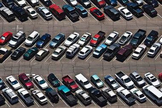 Vieną automobilį perki, kitą gauni už dyką