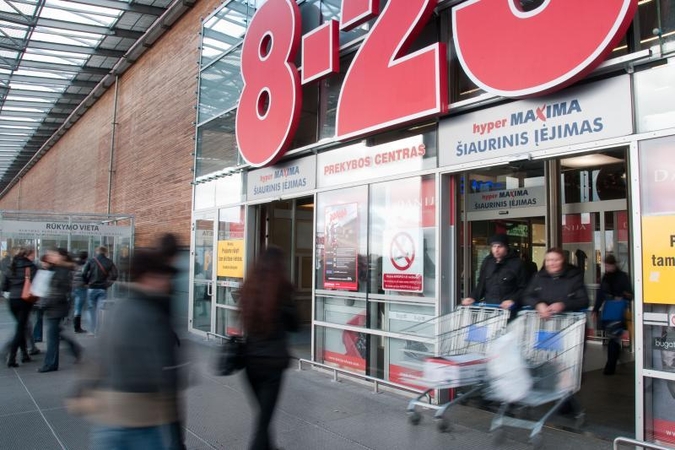 Tamsoje skendinčiame Vilniaus „Akropolyje“ buvo įstrigę jo lankytojai 