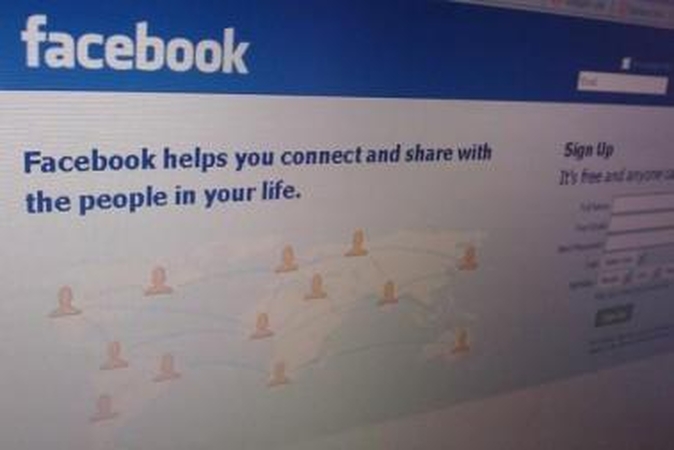 „Facebook“ vartotojai – vėl internetinių sukčių taikiklyje