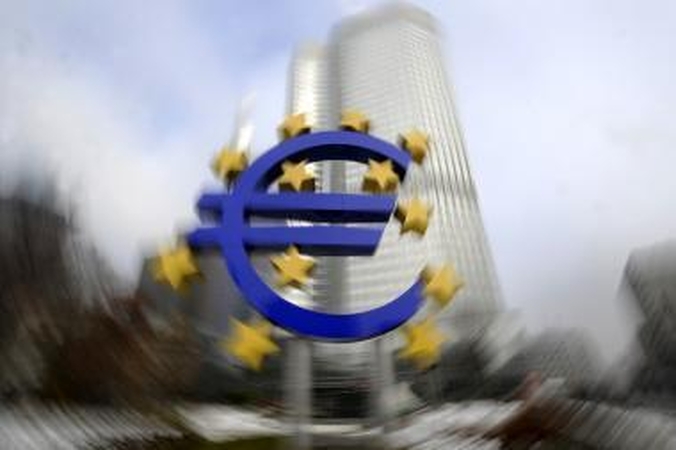 Nerimas dėl euro zonos žemyn nuleido žaliavų kainas 