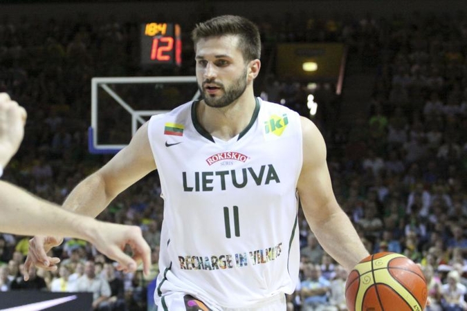 Krepšininkas L. Kleiza netrukus taps tėvu