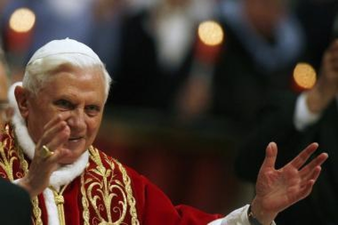Popiežius planuoja surengti vyskupų sinodą