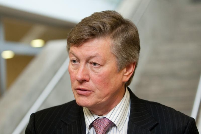 A. Paulausko pabėgimas iš DP atvertų kelią į prezidento rinkimus?
