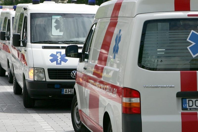 Mažeikių rajone gesindamas žolę vyras apdegė ketvirtadalį kūno
