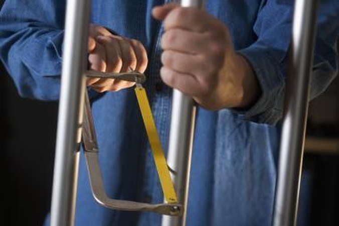 Tadžikistane iš tardymo izoliatoriaus pabėgo 25 kaliniai, nuteisti už mėginimą įvykdyti perversmą