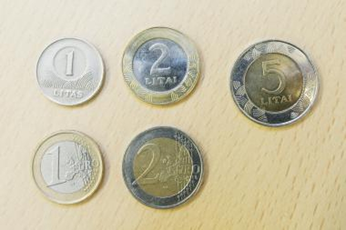 Už kalbas apie lito devalvaciją K.Glaveckas gavo pylos