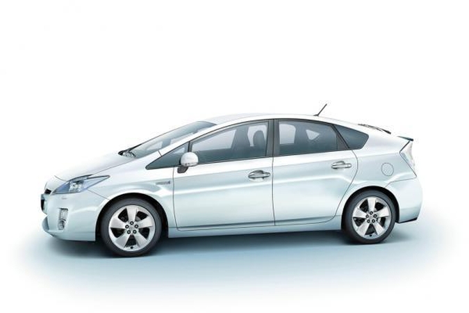 "Toyota" atšaukia 400 tūkst. "Prius" modelių