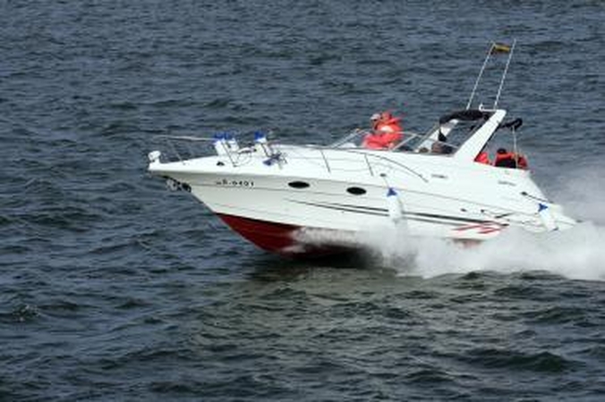 Kateriu plaukioję pramogautojai rėžėsi į Rusijos krantą 
