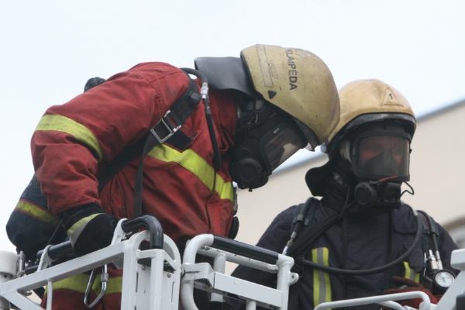 Klaipėdos rajone liepsnojo nenaudojama ferma